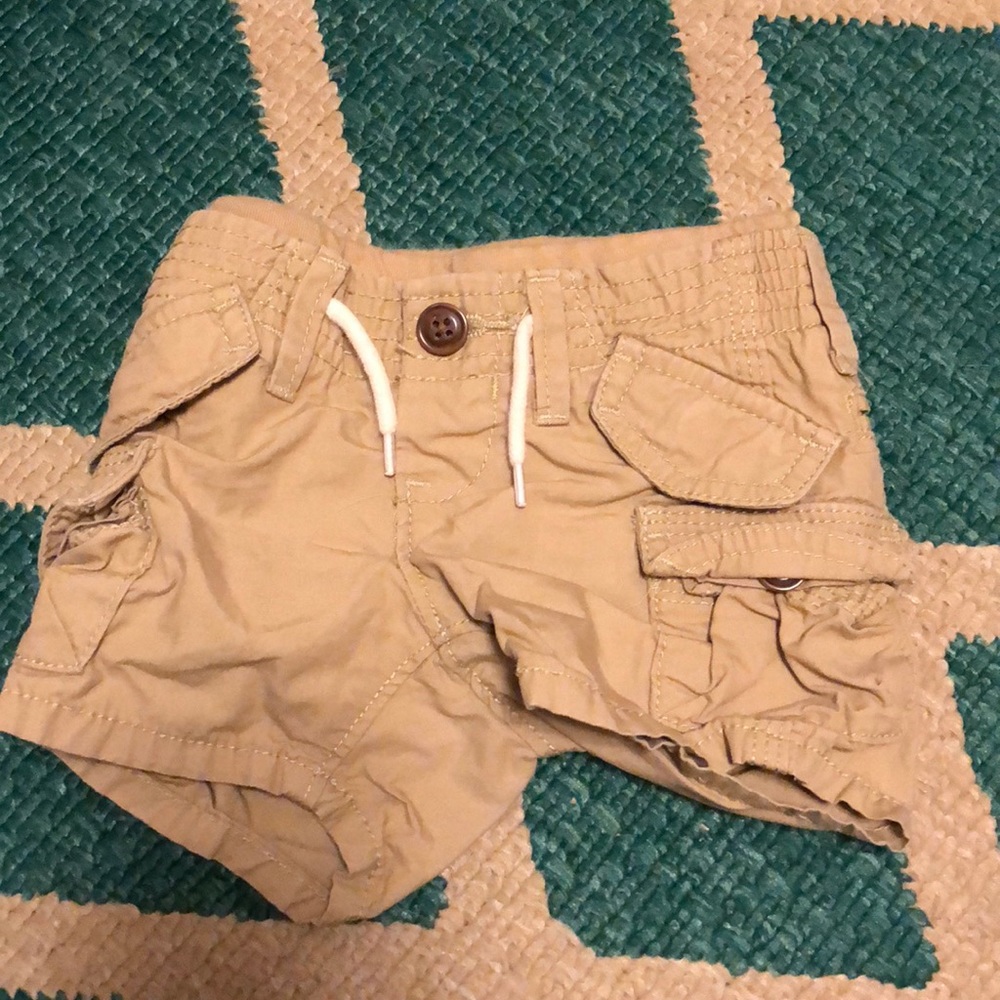 Bundle 0-3 month Gap shorts and 1 pair of jeans